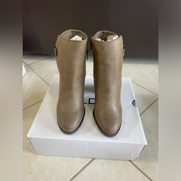 Women’s Aldo Touchet Boots - Picture 2 of 9